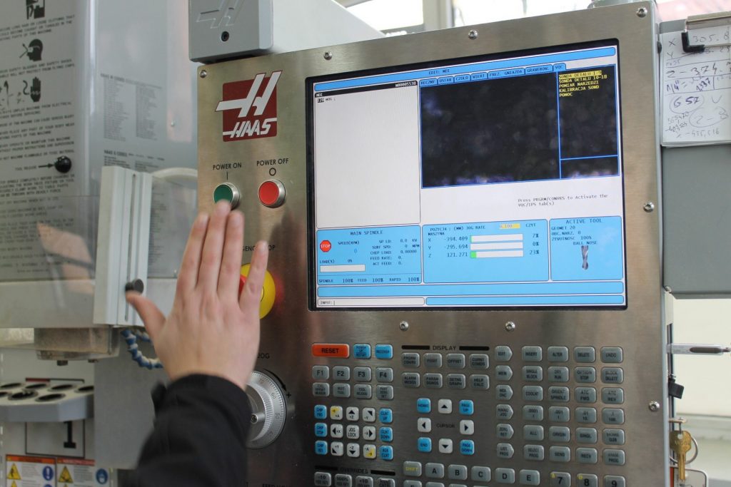 01-CNC-operater-1024x683